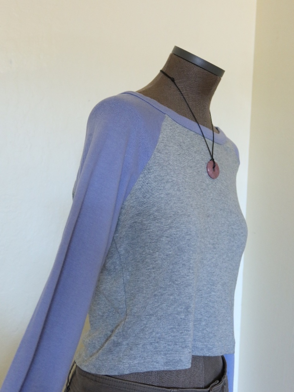 Periwinkle & Gray Colorblock Raglan Crop Tee - Picture 4 of 6